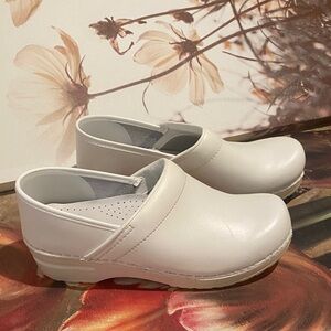Dansko Cream Women's Mules
